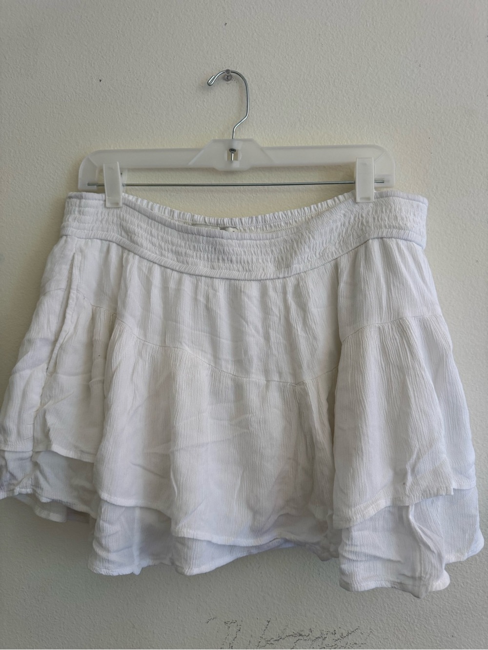 Hollister White Tiered Ruffle Mini Skort